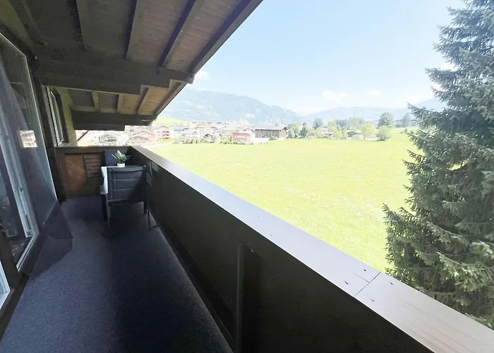 Апартаменти Cosy Retreat 1 Bedroom *