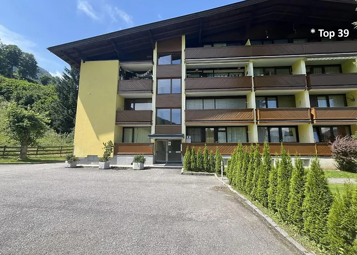 Апартаменти Cosy Retreat 1 Bedroom